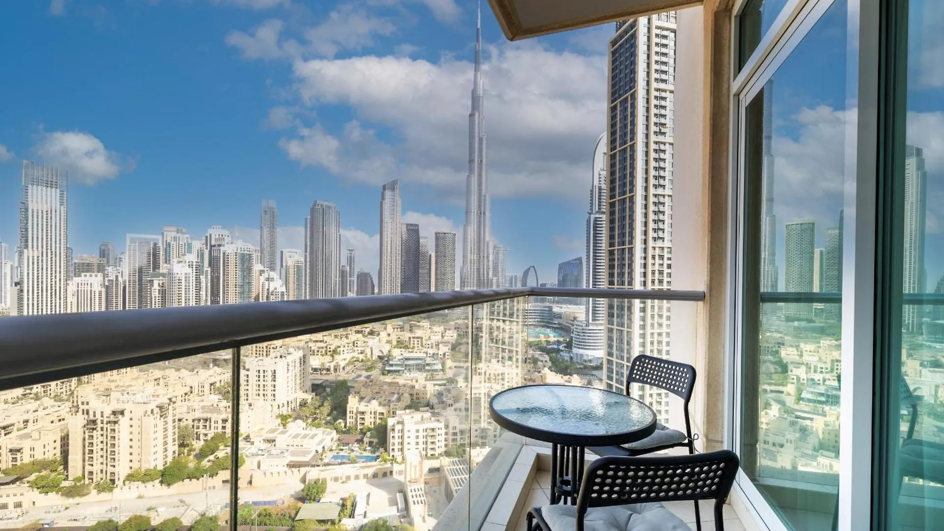 Upgraded Apartment With Stunning Burj Khalifa View Dubai